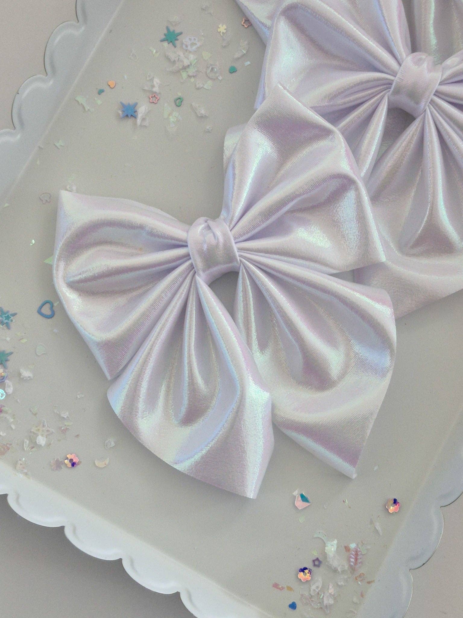 Annabelle Bow-White Mermaid Iridescent